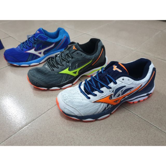 kasut badminton mizuno