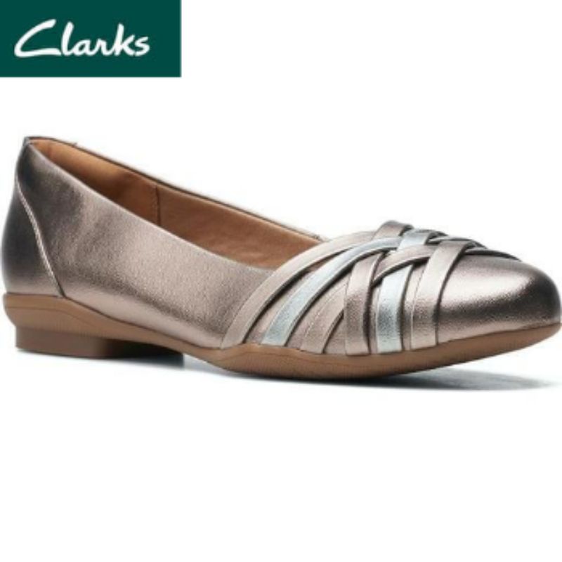 clarks ladies flat shoes