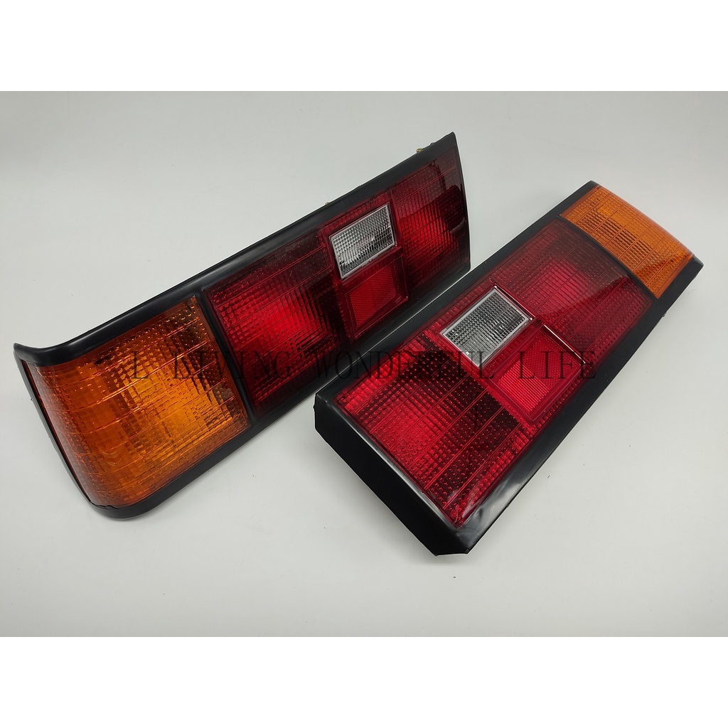 TAIL LAMP TOYOTA COROLLA KE70 GL SEDAN TAIL LAMP / TAIL LIGHT/NEW