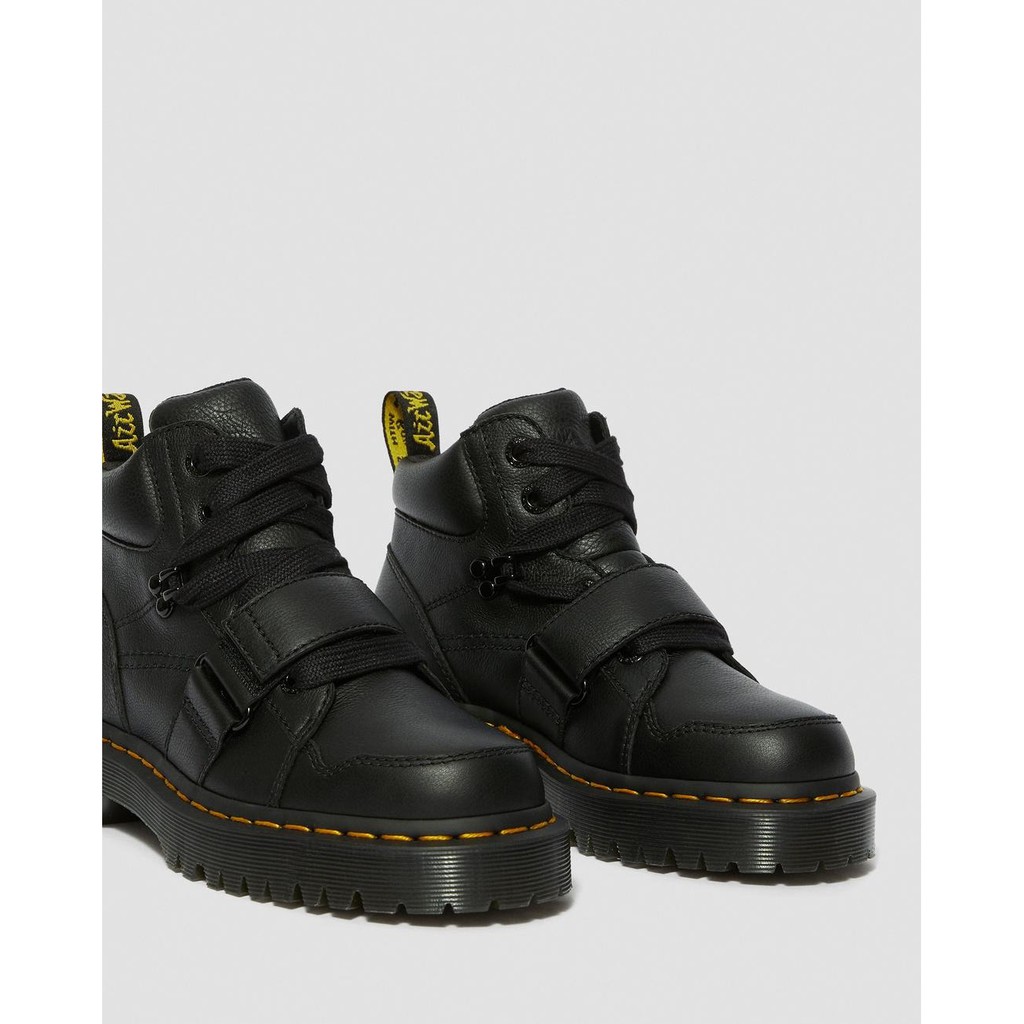 dr martens zuma flat chunky leather boots in black