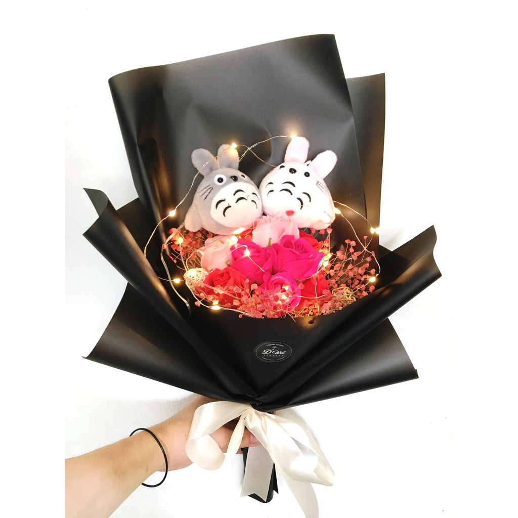 Totoro Bouquet Valentine Graduation Flower 龙猫花束 毕业 满天星花束 情人 香皂玫瑰 Shopee Malaysia