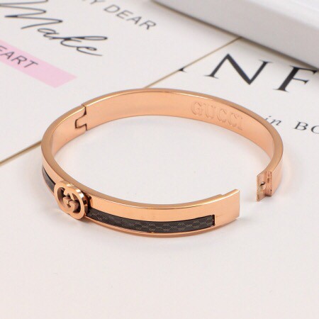 gucci monogram bracelet