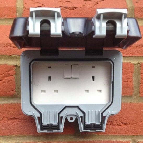 13A 2 Gang Outdoor Wall Switch Socket IP66 Weather Proof Power Outlet