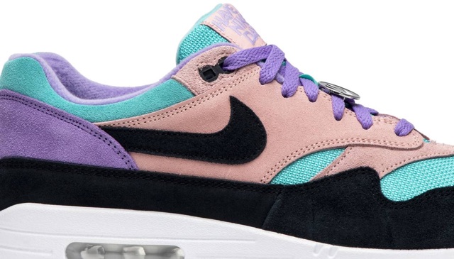 have a nike day air max 1s
