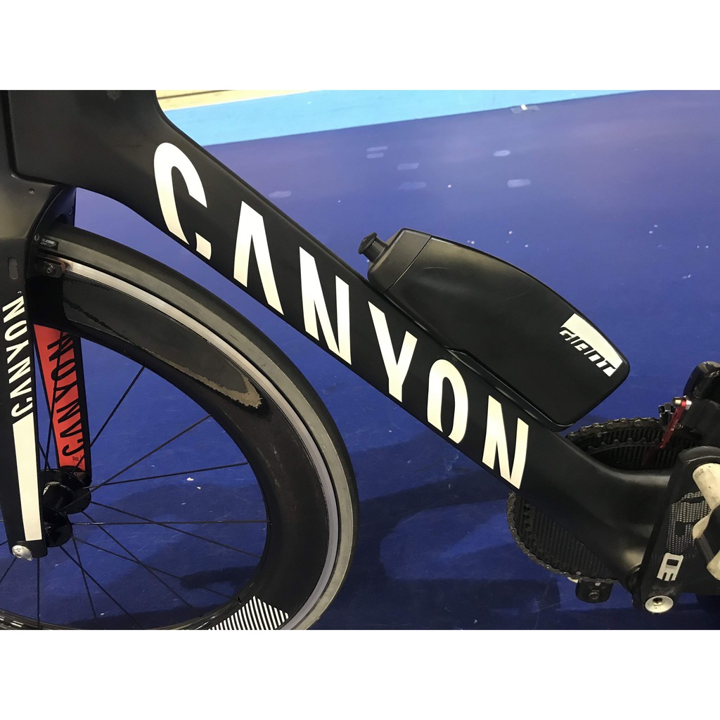 giant aero bottle cage