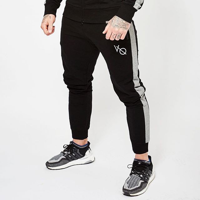 vanquish black tapered cargo sweatpants