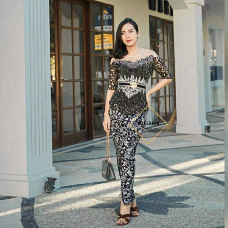 Suit Graduation Kebaya Tile Stick Model Silver Tiara K