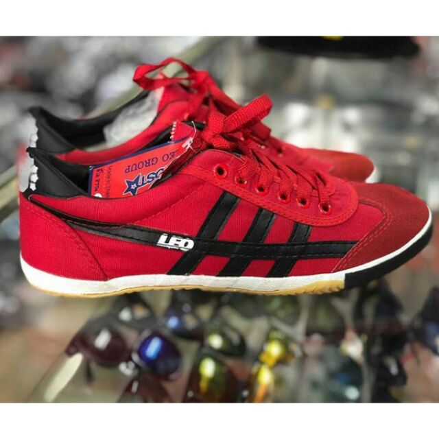 leo futsal shoes