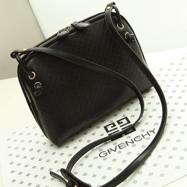 [READY STOCK]Korean style sling bag Shopee Malaysia