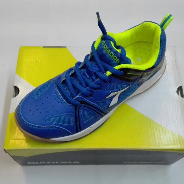 diadora badminton shoes