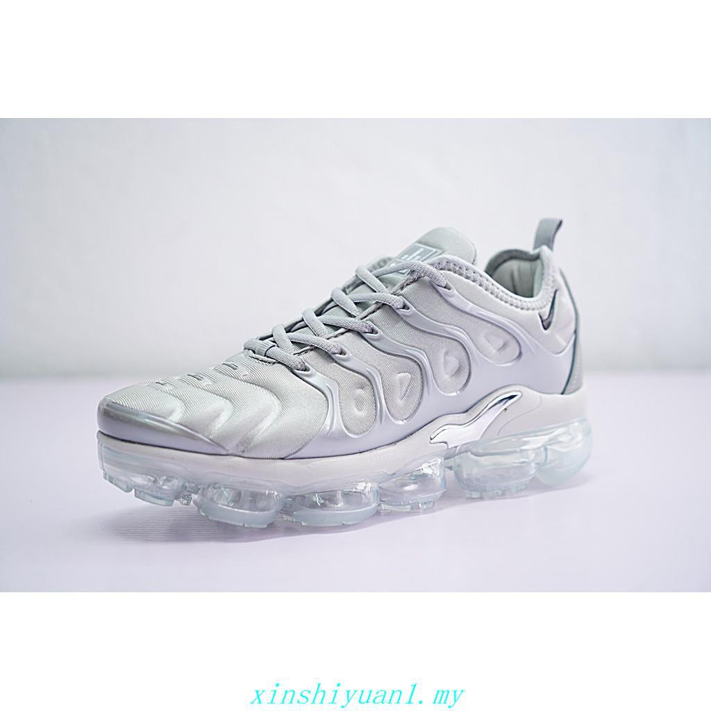 vapormax plus white size 7