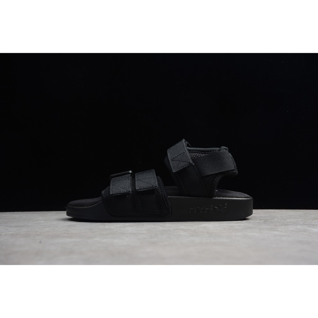 adilette triple black