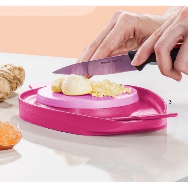 Tupperware Chop N Pour Set with spatula