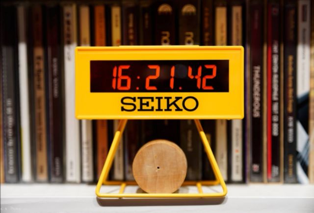 ORIGINAL Seiko QHL062Y Yellow Miniature marathon timer Digital Clock with  Stand | Shopee Malaysia