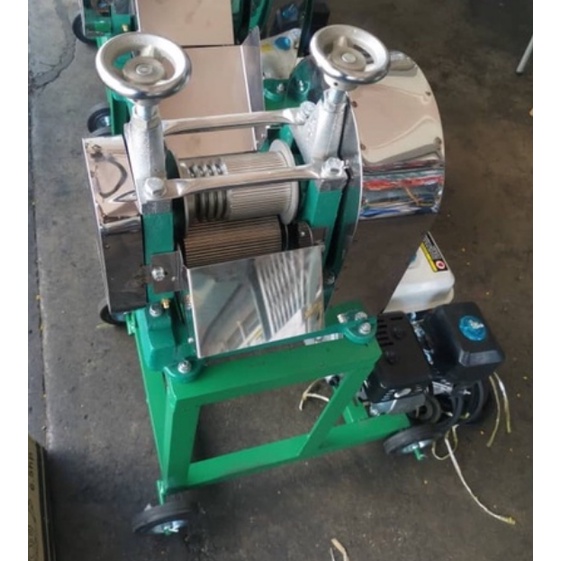 Local Stainless Steel Sugarcane Machine Cutter Type Mesin Tebu 6.5HP  Petrol Engine