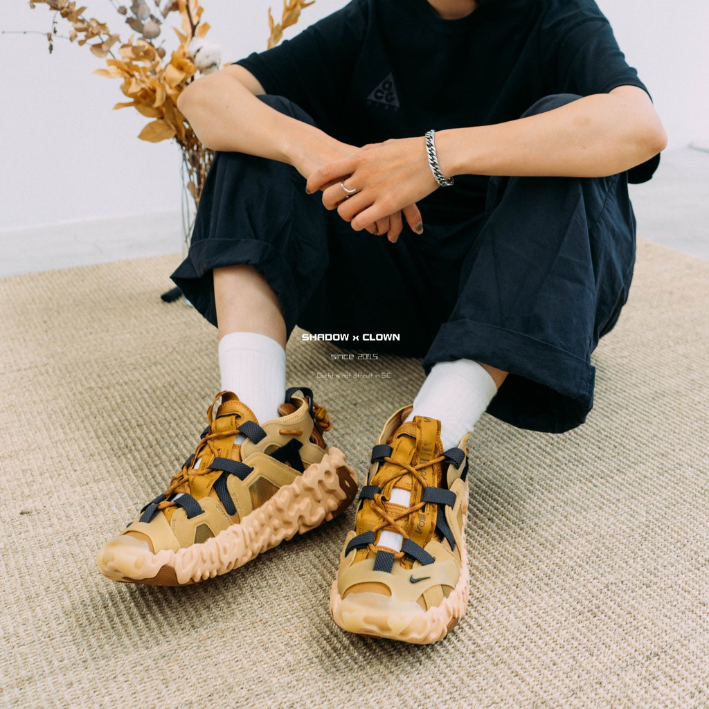 nike overreact sandal ispa on feet