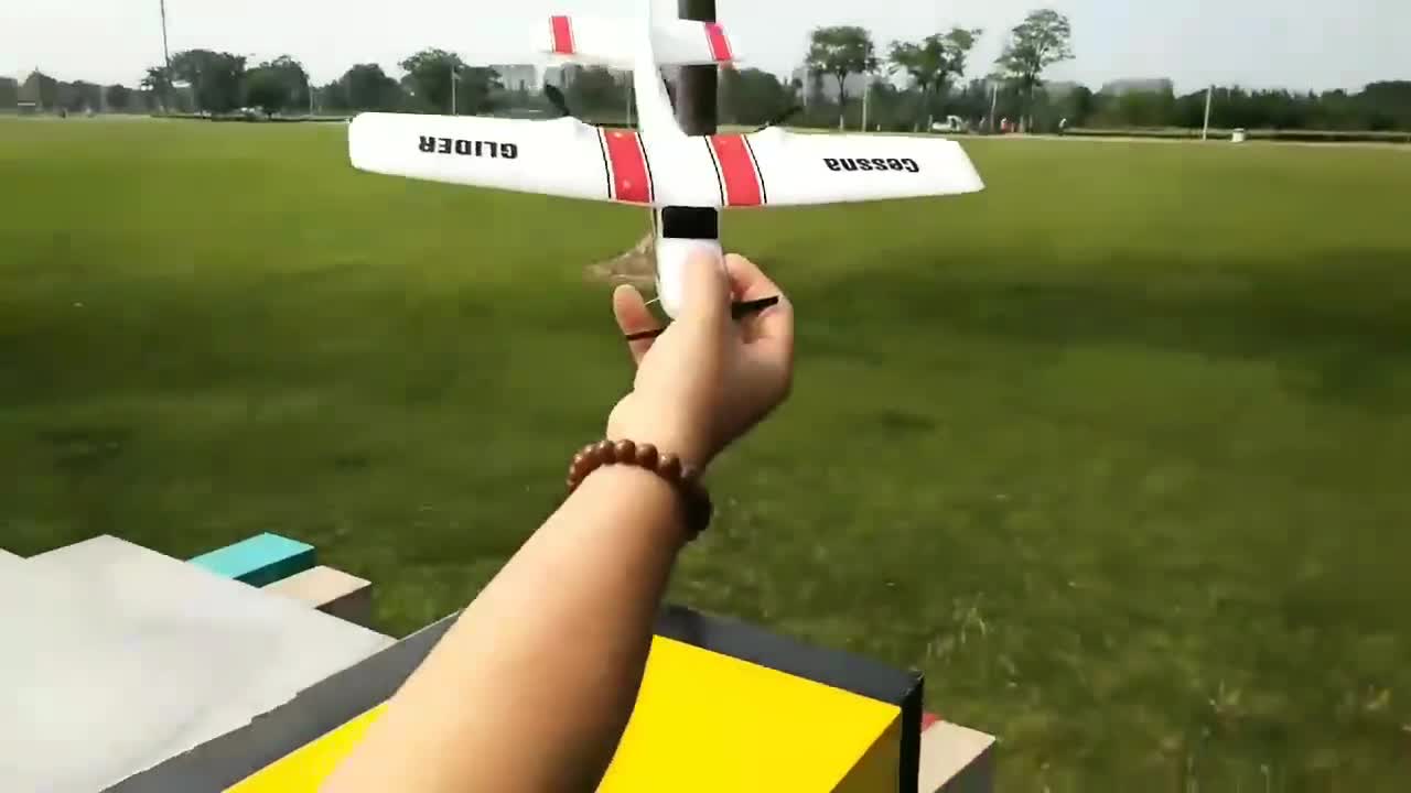 [READY STOCK] Red Cessna Glider 2.4G RC Plane Medium Foam Unmanned