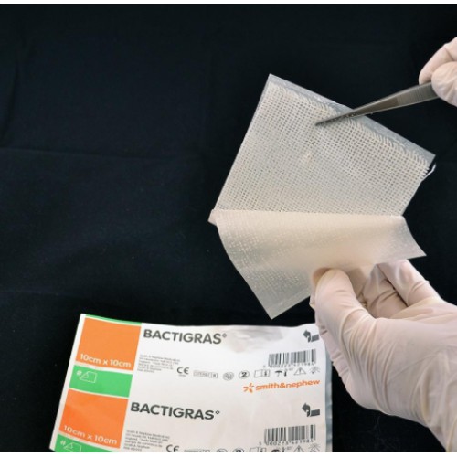 Smith & Nephew Bactigras Medicated Paraffin Gauze Dressing Minor Burns