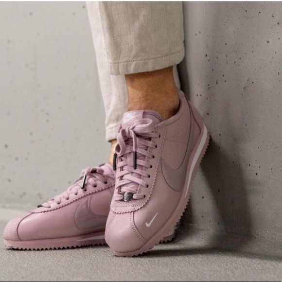 nike cortez plum chalk