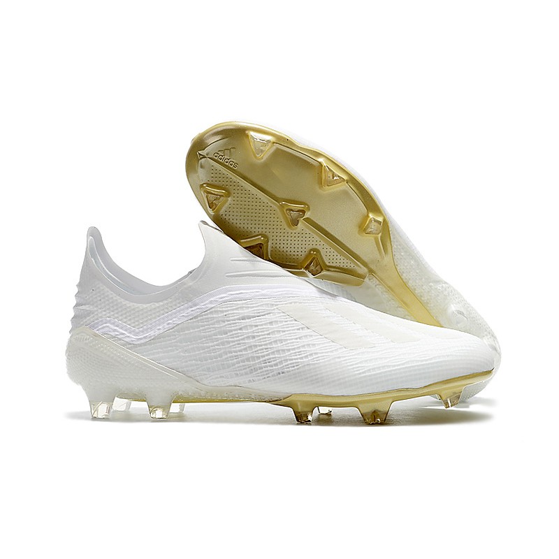 no shoelace soccer cleats