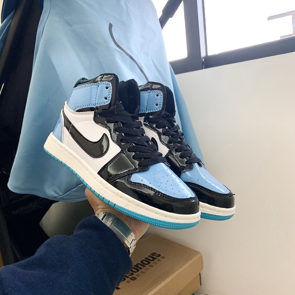 top m top sports shoes