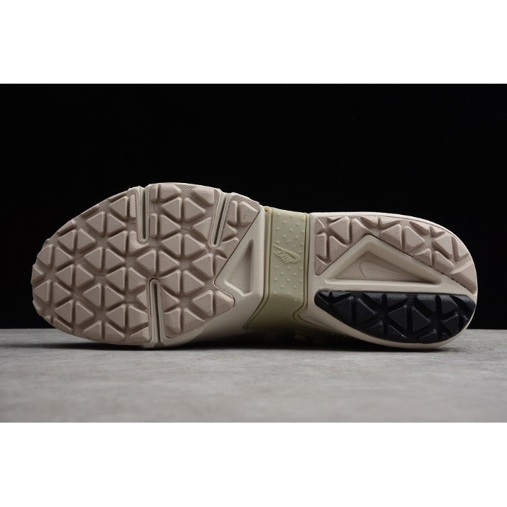 nike air huarache gripp desert sand