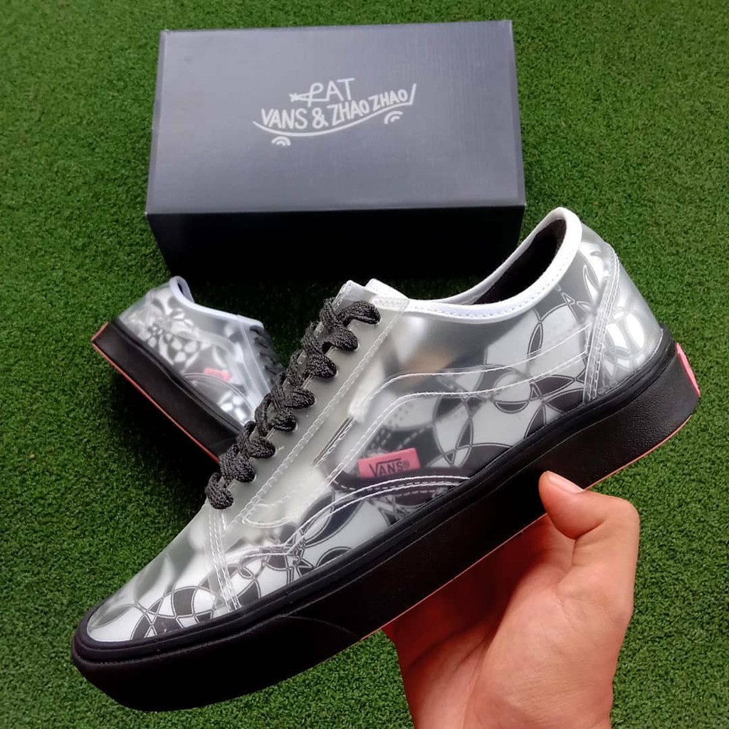 vans & zhao zhao