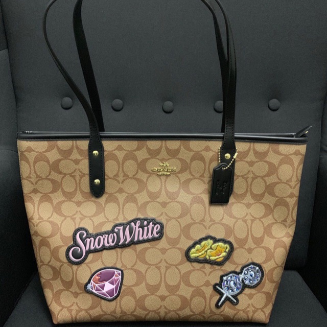 snow white coach tote