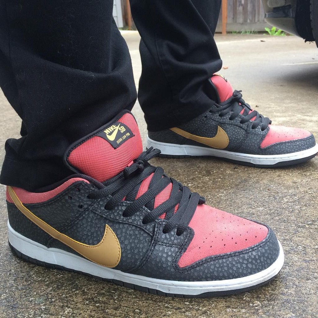 nike sb dunk low walk of fame