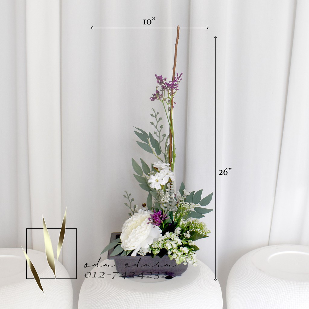 Low rise high subject flower arrangement bunga  rendah 