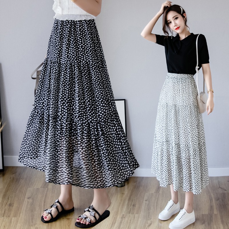 polka dot maxi skirt outfit