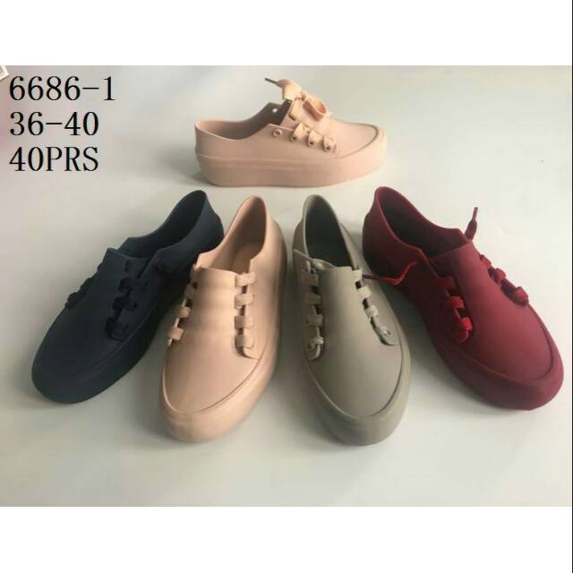 jelly shoes balance