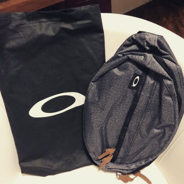 oakley shoulder sling