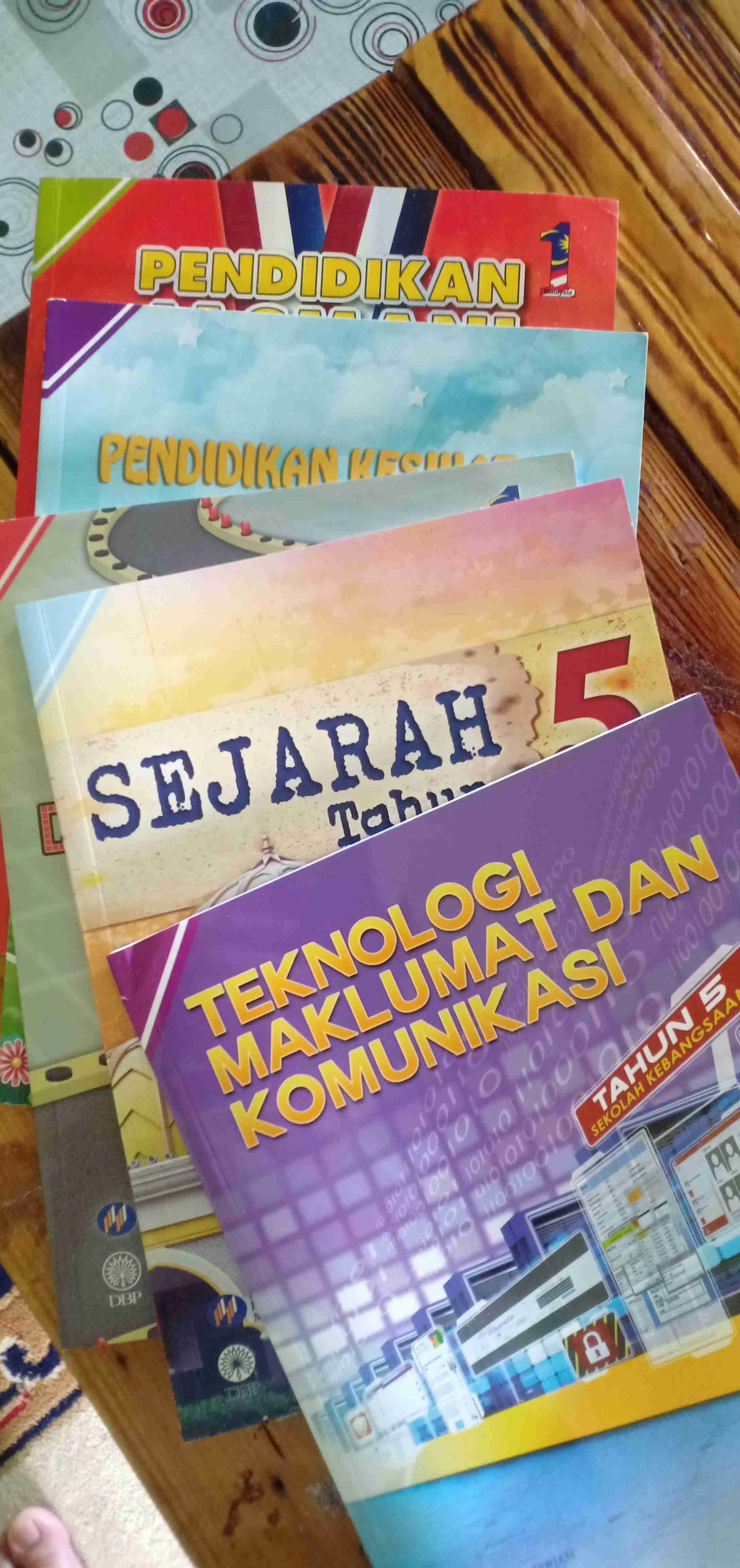 buku teks sejarah darjah 5
