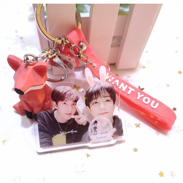 Tieu Chien and yibo keychains come in many models, they are very hot, wear ice cream and accessories just like in the picture, guaranteed to be unique