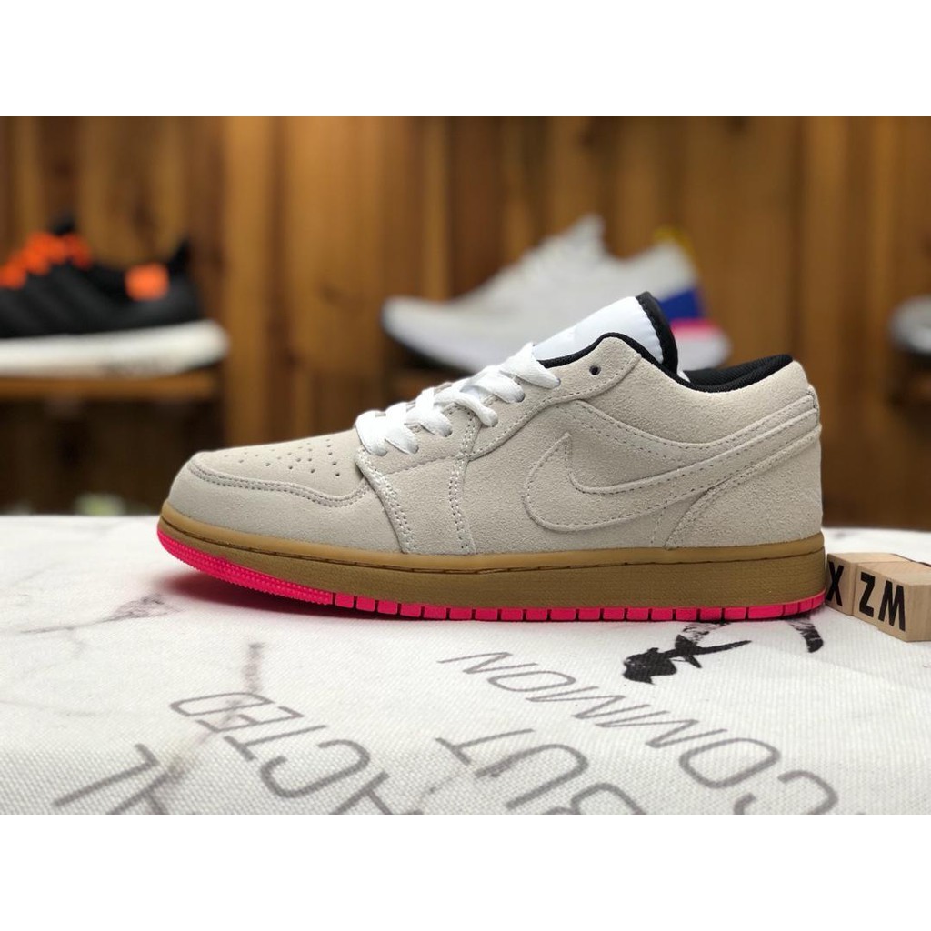jordan 1 low hyper pink