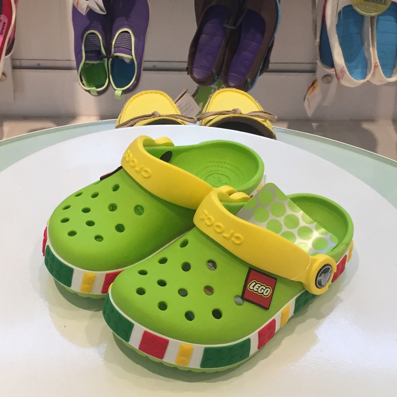 crocs bedroom slippers