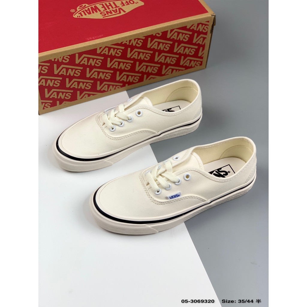 vans lace up styles