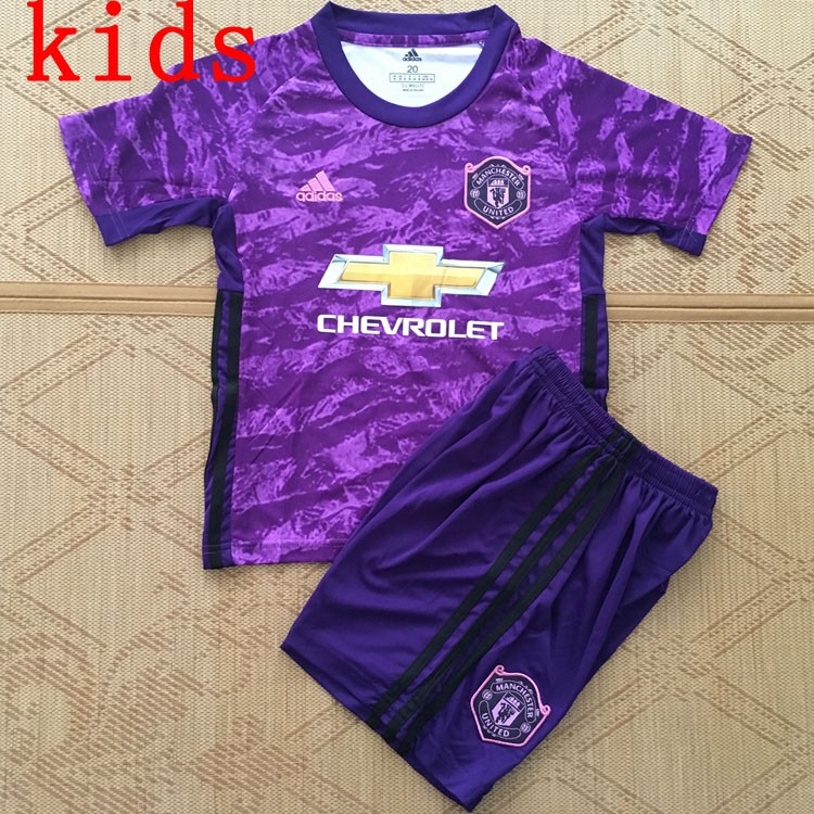 man utd purple goalkeeper kit