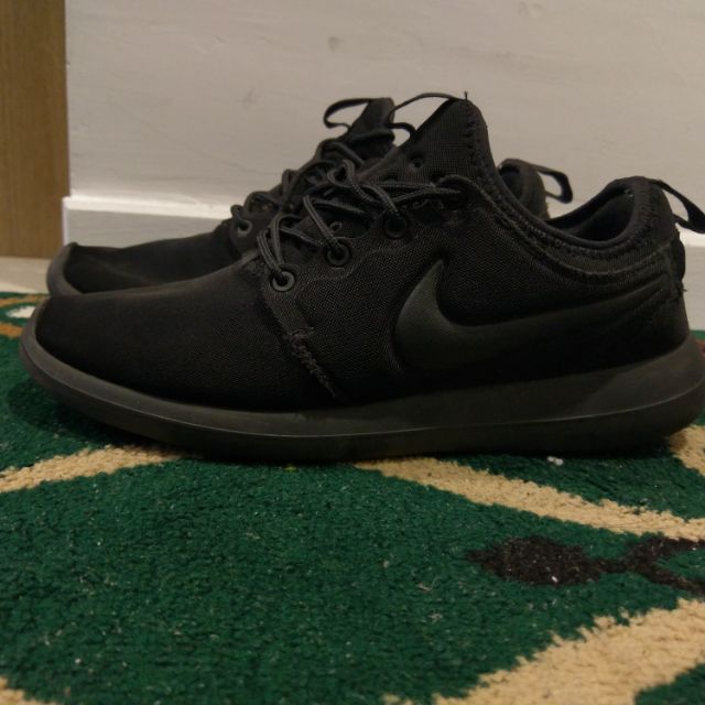 nike roshe run full black original