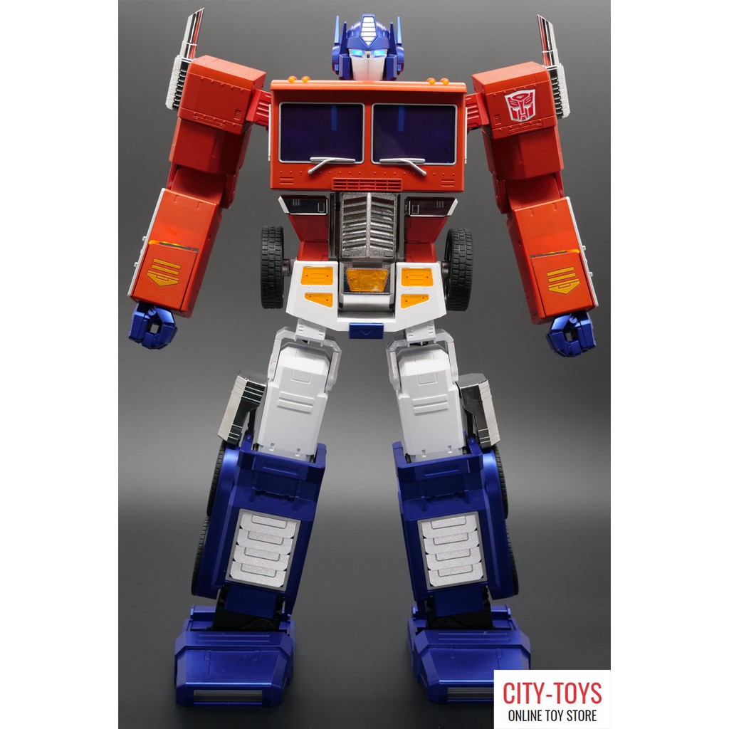 Optimus Prime AutoConverting Robot Transformers Flagship Series
