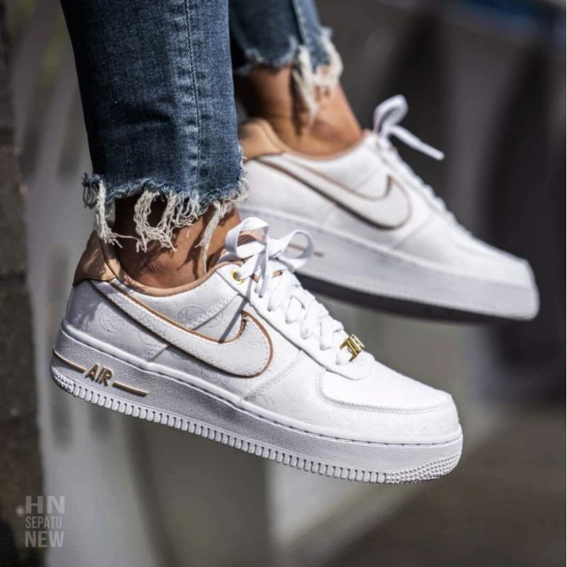 nike air force 1 07 lux white gold beige