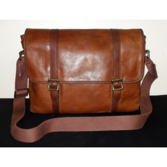 fossil men's leather messenger bag