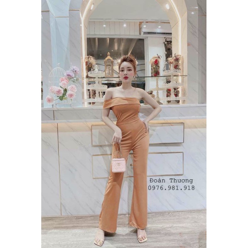 Jump off shoulder cup bust
