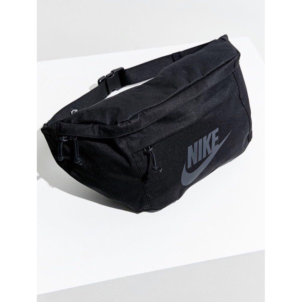 nike oversized bum bag