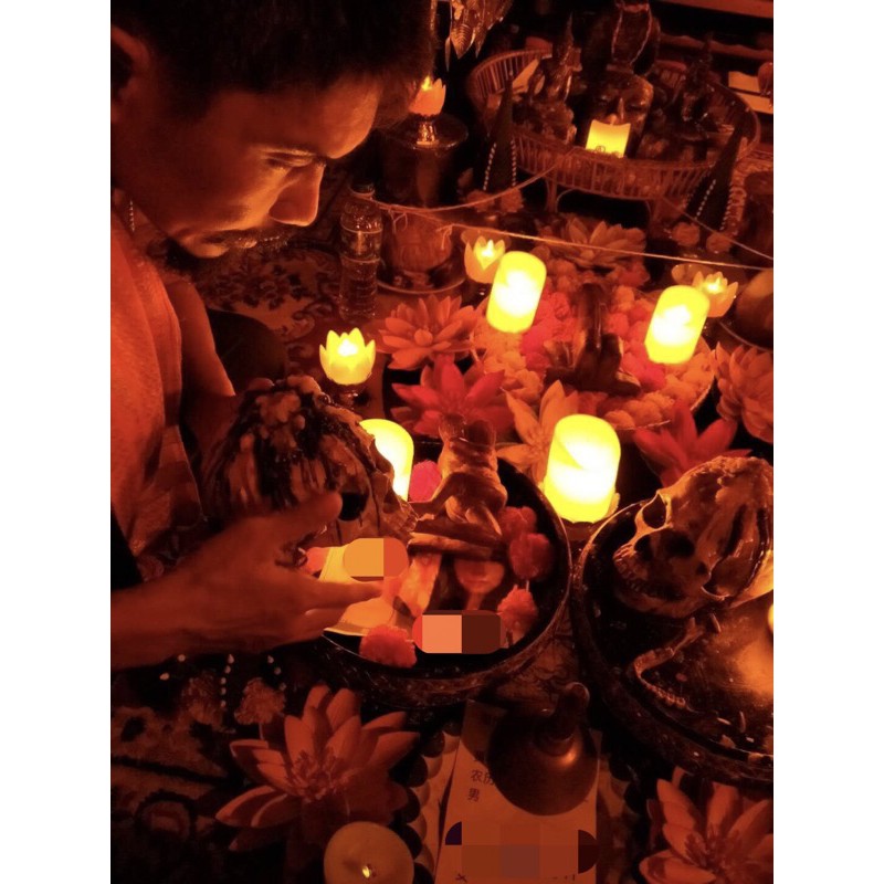 阿赞a 独门血祭和合情降 不仅牢牢的锁住对方的心 让对方离不开你 对你千依百顺 还可以让你的另一半不出去沾花惹草 此法事特别适合感情不好 生活冷淡 婚姻不顺 感情不和谐的朋友们 Shopee Malaysia