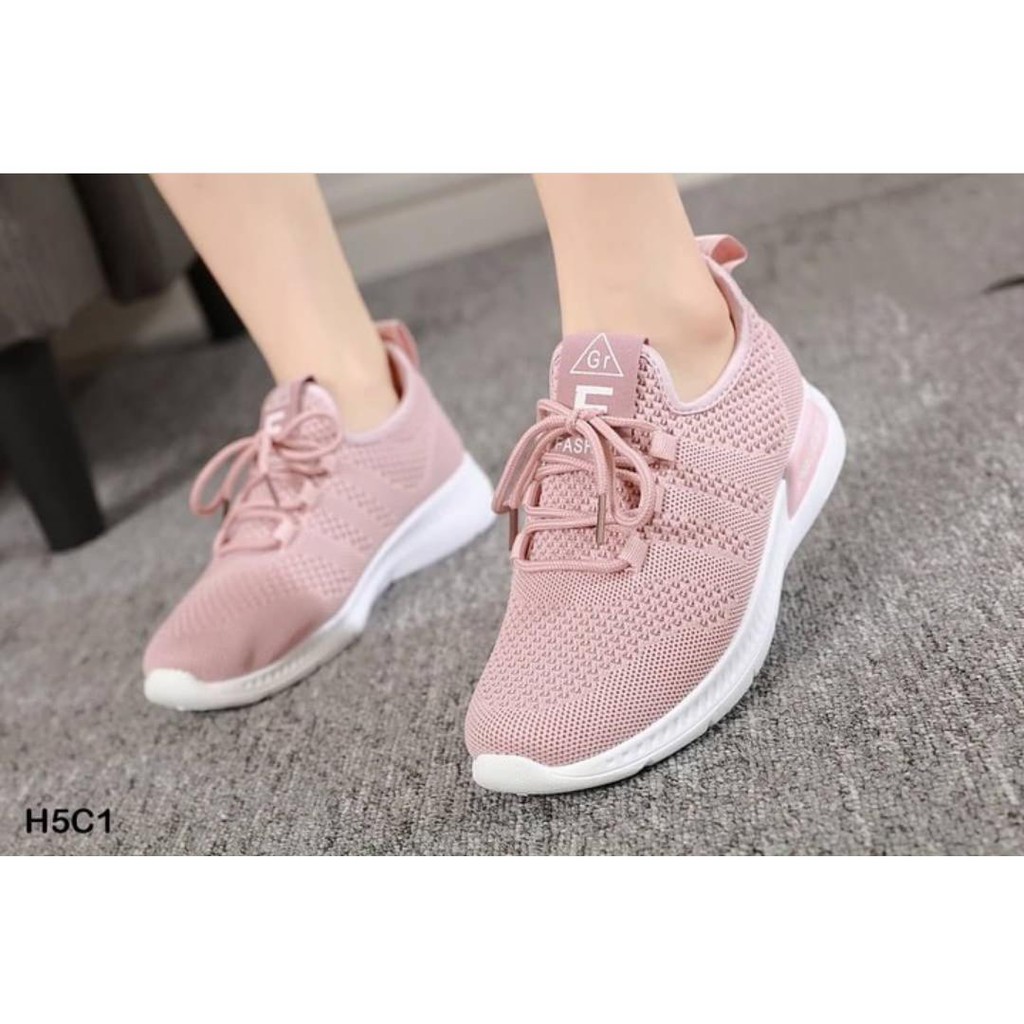 dv sneakers