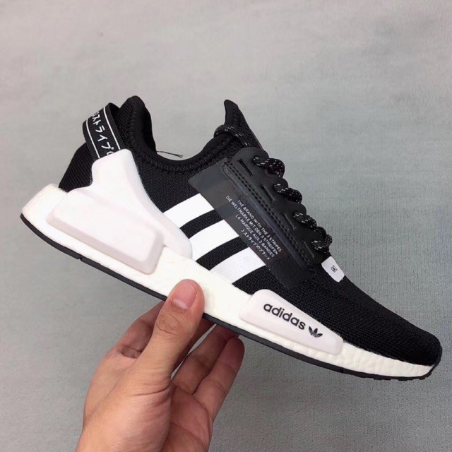 nmd r1 v2 black white