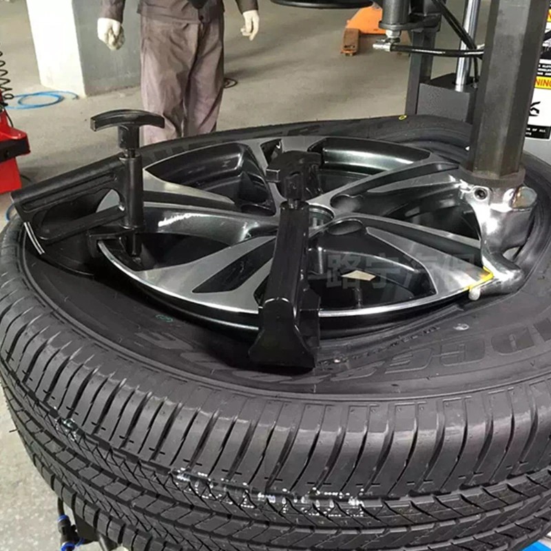 tool to remove tire from rim