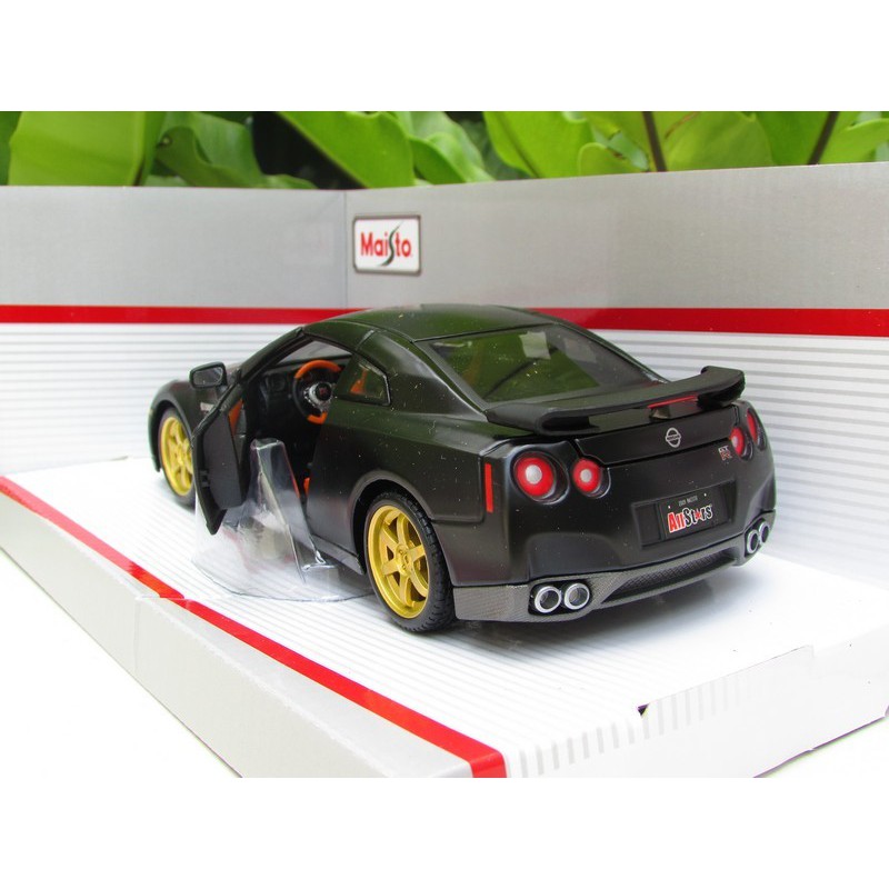 nissan gtr maisto
